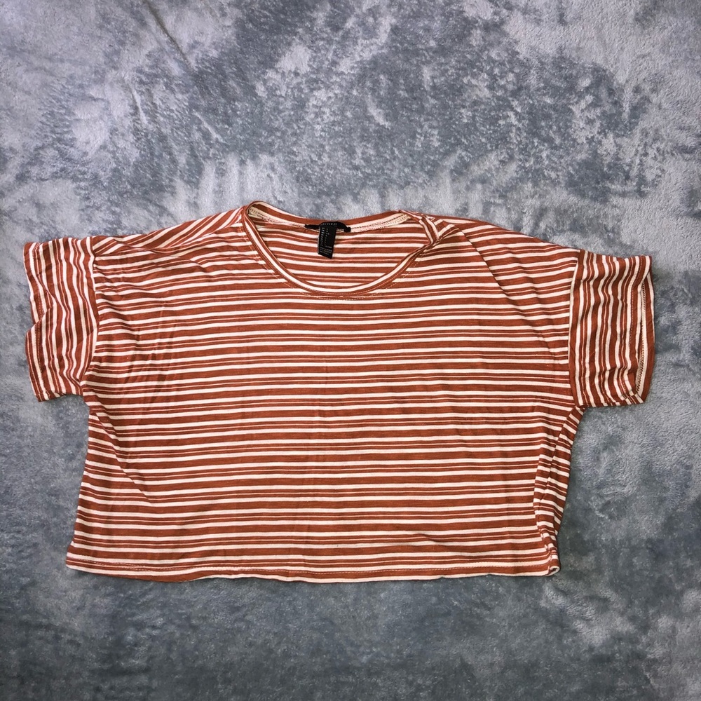 orange and white cropped t shirt